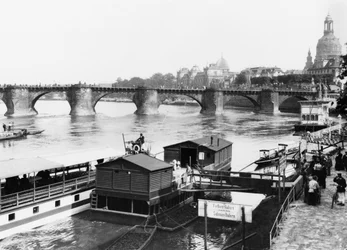Augustus Bridge, Dresden